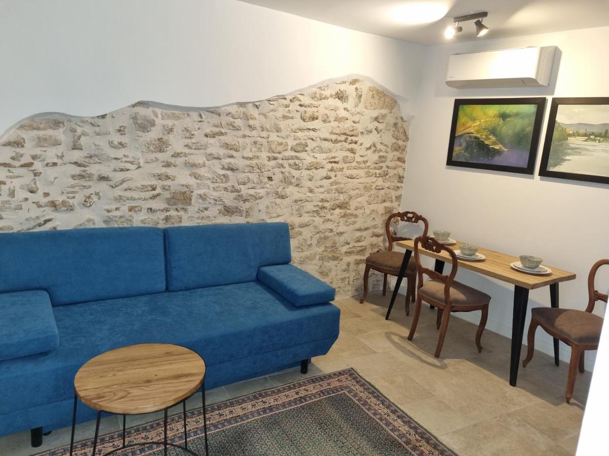 Apartmani Ulika 발 외부 사진